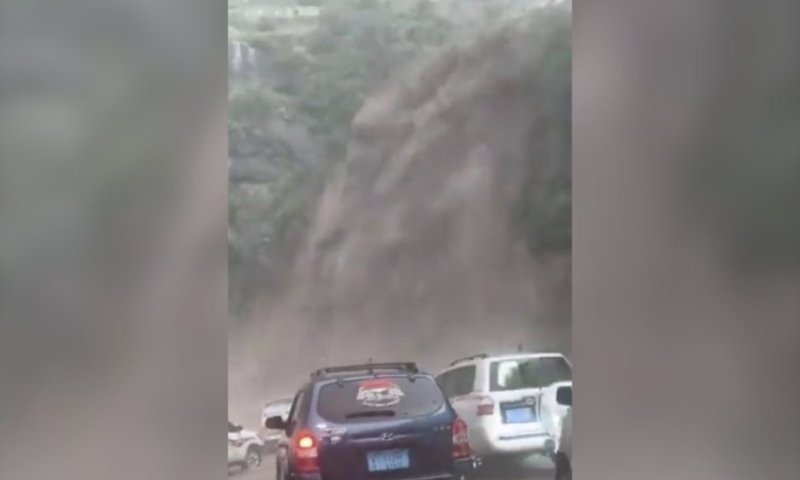 מזג אוויר קיצוני בתימן: גשמים עזים ושיטפונות כבדים בעיר איב