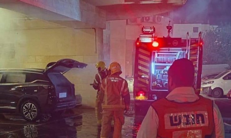 רימון על בית מנכ"ל עיריית אלעד, רכבו של מנהל לשכת רה"ע עלה באש