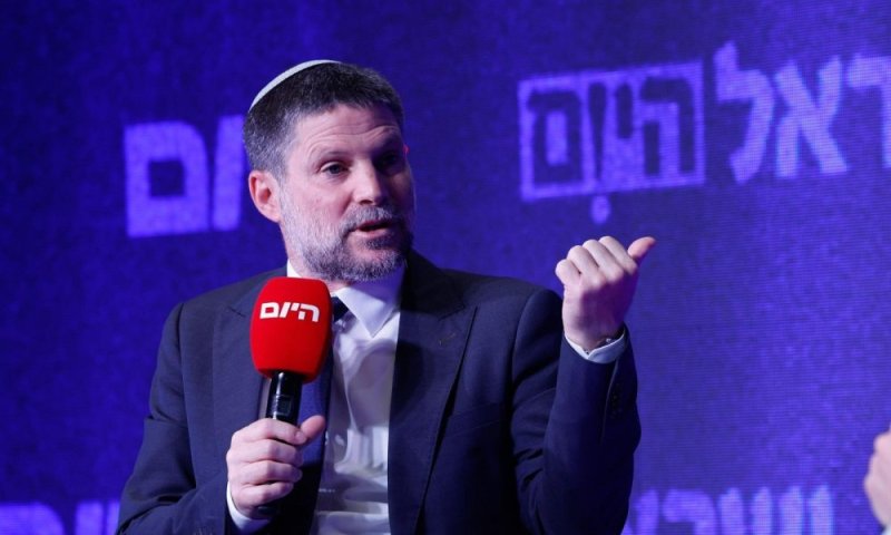 סמוטריץ': "חוק יסוד לימוד התורה בכלל לא פוטר מגיוס"