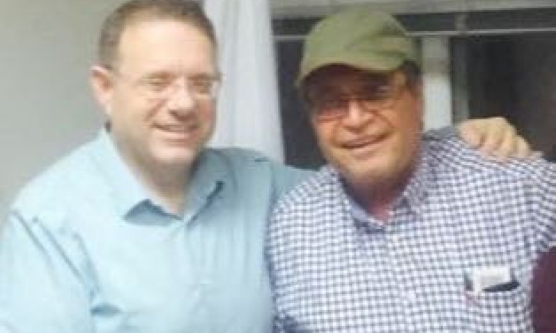 קובנסקי (מימין) עם יו"ר 'הליכוד' העולמי, יעקב חגואל