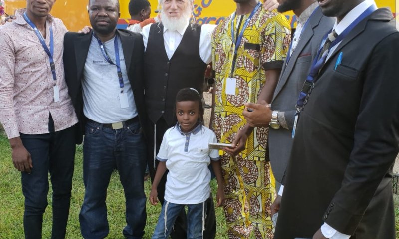 יהודים בניגריה עם יהודה משי זהב. באדיבות המצלם
