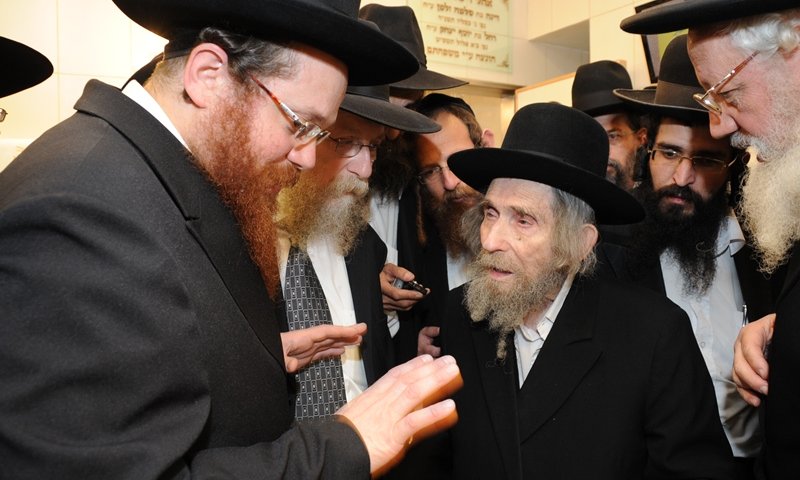 הרב שטיינמן עם הרב פרץ מאיר. צילום: א.ב ליבוביץ