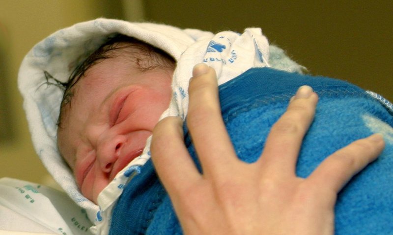 תינוק לאחר לידה. צילום: משה שי, פלאש 90