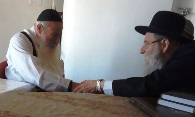 הרב שטרן והרב נבנצאל במפגש היום (באדיבות המצלם)