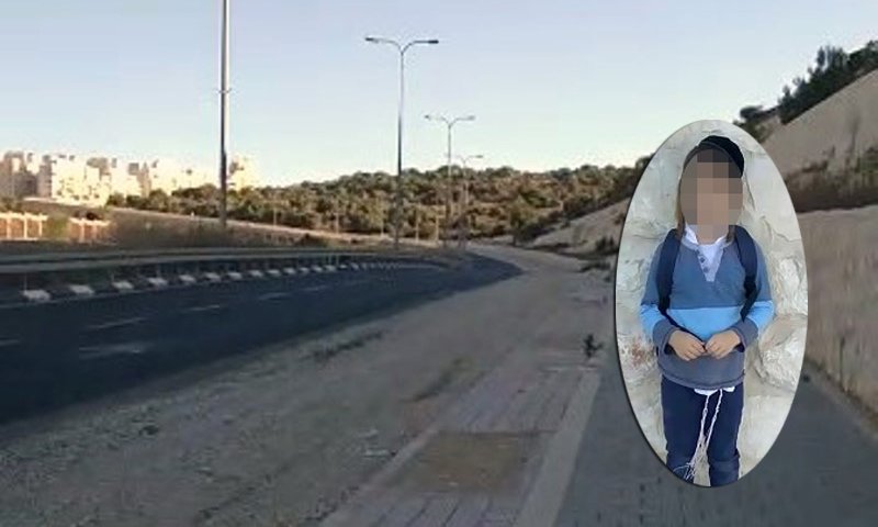 הילד על רקע הכביש בו הורד, מתוך סרטון הוידאו