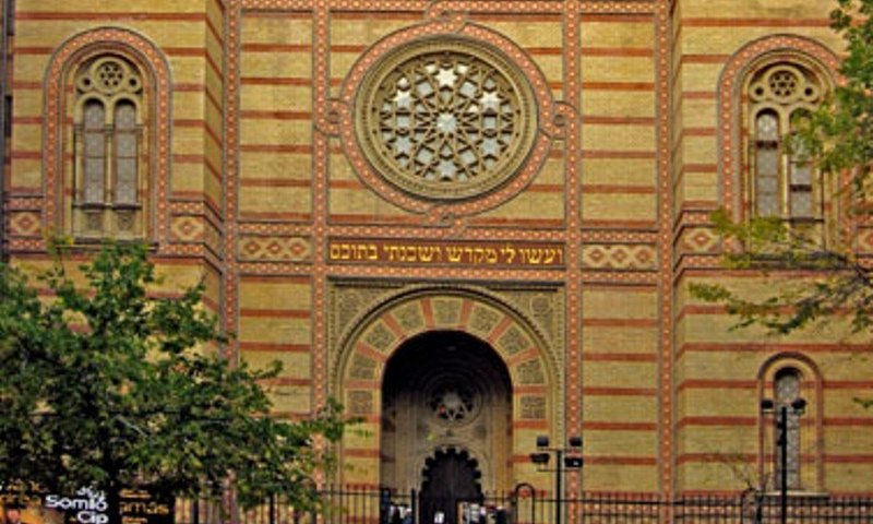 חזית בית הכנסת. צילום: תמר הירדני