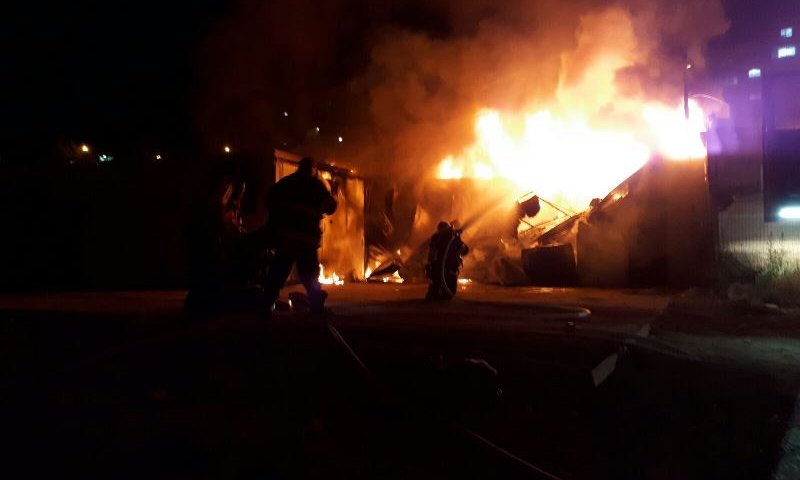 הדליקה הלילה בבית הכנסת, צילום: דוברות 'צוות הצלה'