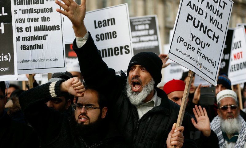 צעדת מוסלמים בבריטניה. צילום ארכיון: רויטרס