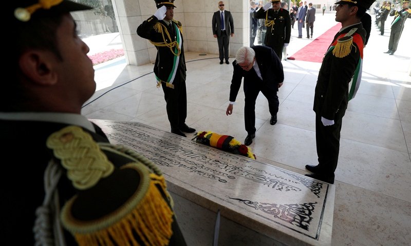 הנשיא הגרמני בקברו של ערפאת. צילום: רויטרס