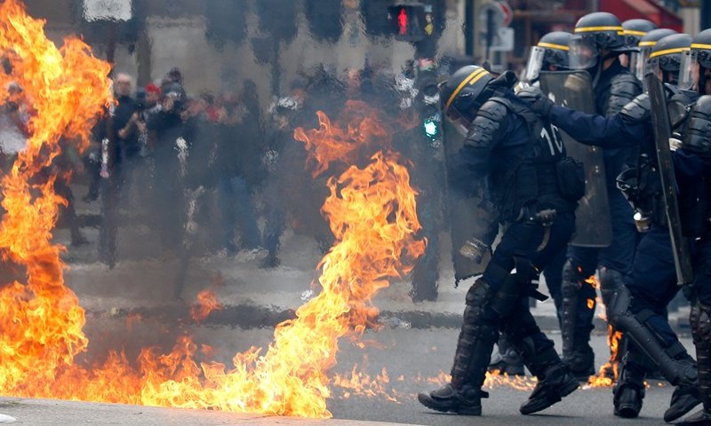 ההפגנות בפריז. צילום: רויטרס