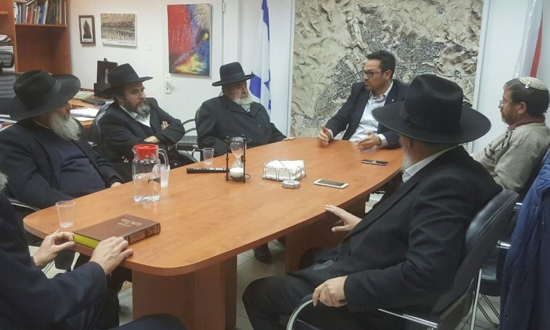 הרב אלבו בפגישה עם ראש העיר, אמש