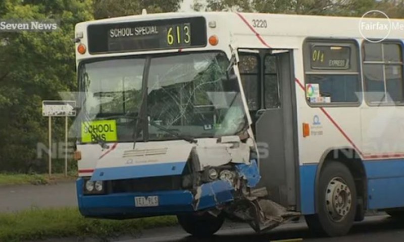 האוטובוס בזירת התאונה (צילומסך)