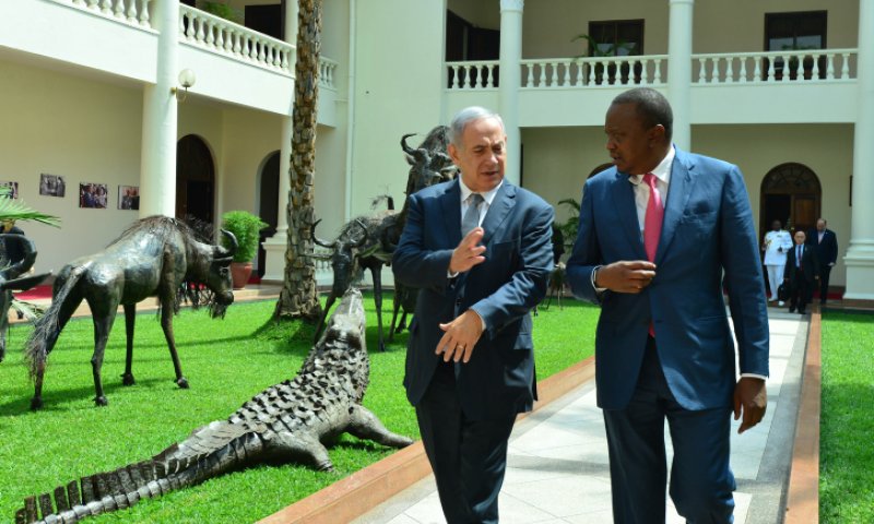 ראש הממשלה נתניהו עם נשיא קניה, אתמול. צילום: קובי גדעון, פלאש90