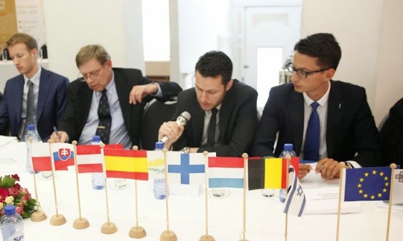השגרירים במפגש