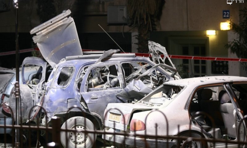 הרכב לאחר הפיצוץ: צילום פלאש 90