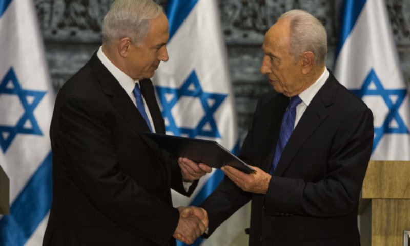 Netanyahu and Peres. Photo: GPO