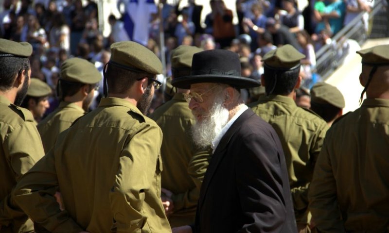 ליווי אישי; צילום: אהרון שטיינמץ