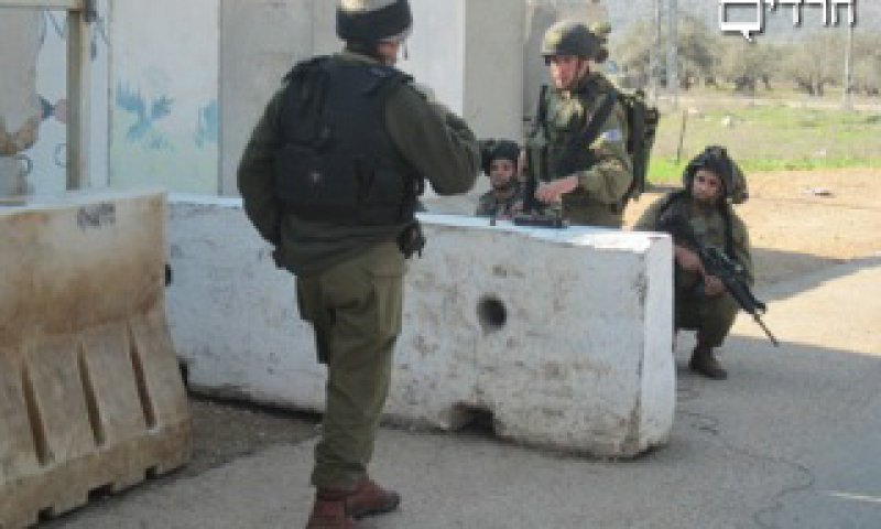 חיילים במחסום. צילום: דו"צ 