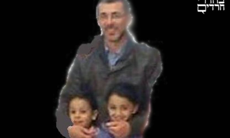 האב, רפאל עמרם עם בנותיו נועה ז"ל ורחל (מימין) 