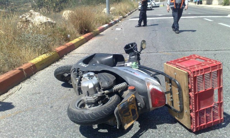 אופנוע אחרי תאונה. צילום: חדשות 24