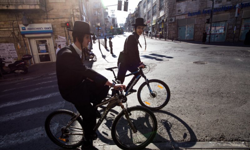 רוכבי אופניים. צילום אילוסטרציה: נתי שוחט, פלאש 90