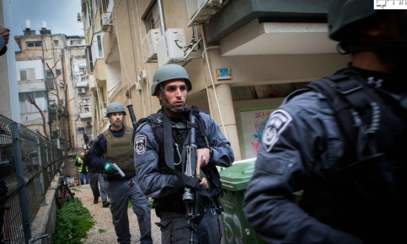 שוטרים בתל אביב, פלילי או ביטחוני? צילום: פלאש90