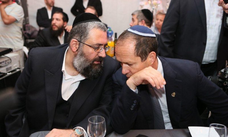 אלי קליין וראש עיריית ירושלים ניר ברקת
