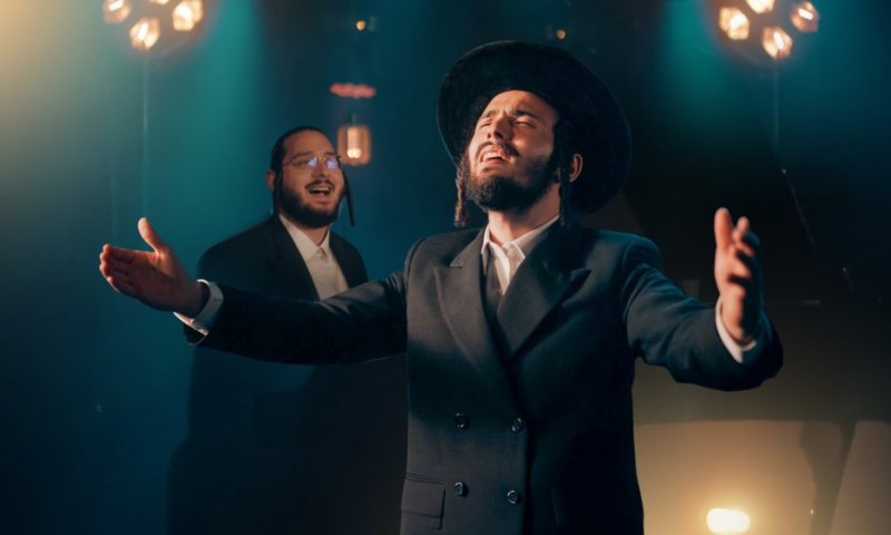 מוישי באדנסקי ולייזר ברנדמרק בקאבר מרגש &ndash; "תפן אלינו"