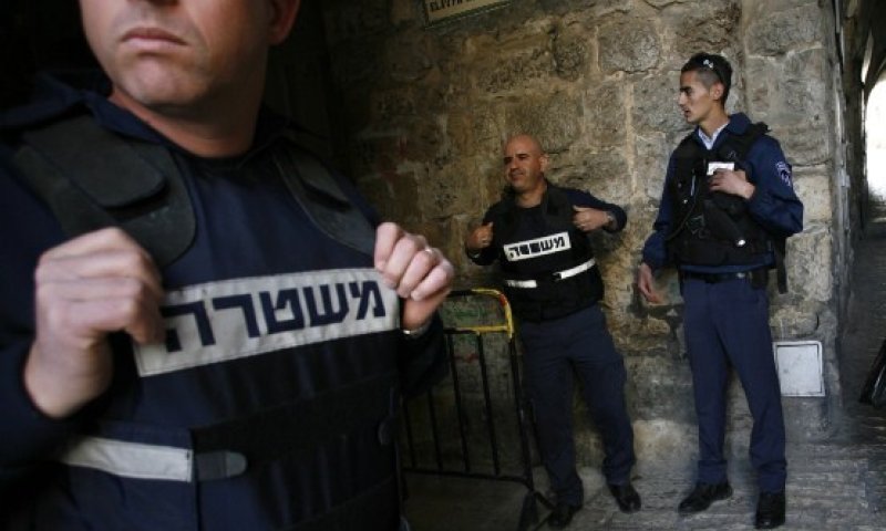 Police in the Old City, archive photo