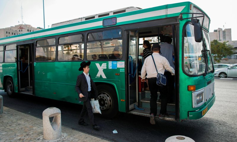 אוטובוס אגד עירוני. צילום: פלאש 90 