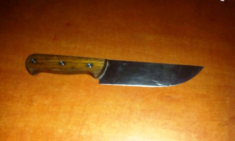 הסכין שנמצאה מוסלקת. צילום: חטיבת דובר המשטרה