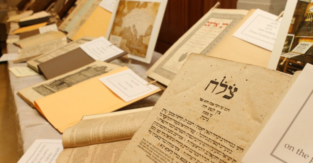 תעלומה במונסי: מי גנב את ספר התנ