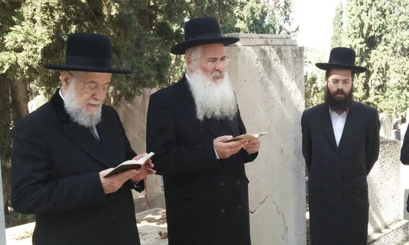 הרבנים לאו בתפילה. צילום: שוקי לרר 