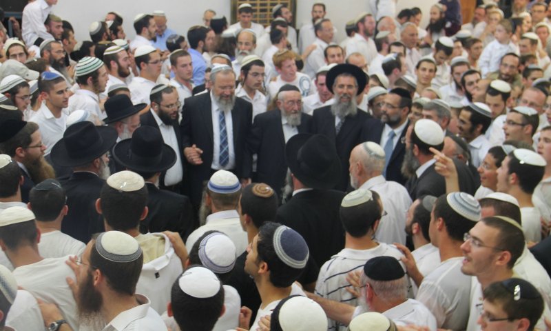 הרב שטרן והרב שפירא בישיבת מרכז הרב, צילום: אלישמע סנדמן