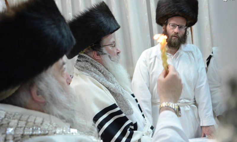 Rebbe of Nadvorna at Havdolah tonight. Photo: Shuki Lerer