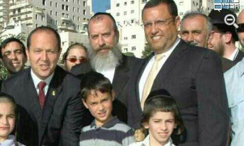 משה ליאון וראש העיר ברקת עם ילדים בירושלים