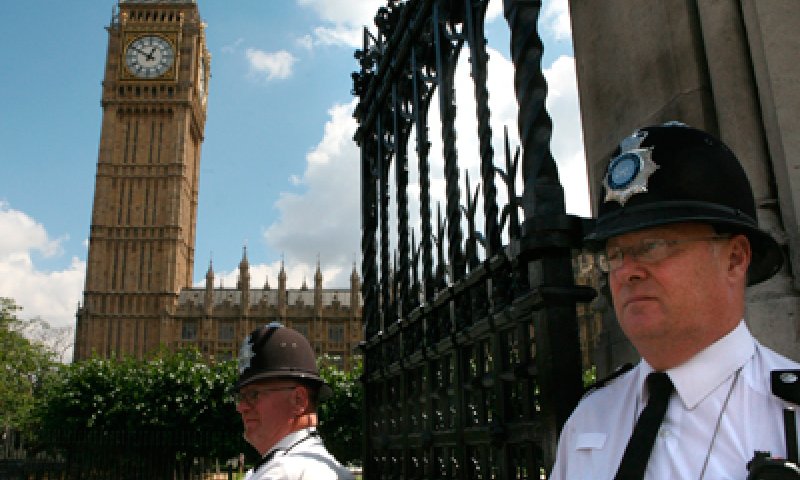 שוטרים בריטים. צילום: פלאש90