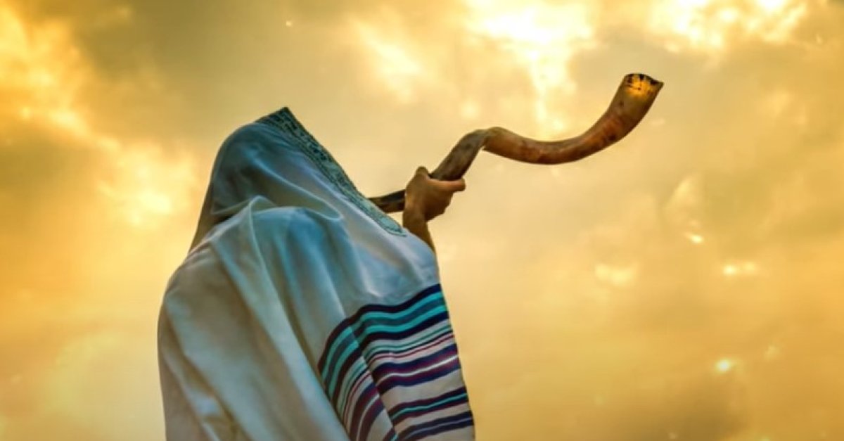 להקת מברוק ואליהו בן שבת במחרוזת שירי אלול - בחדרי חרדים