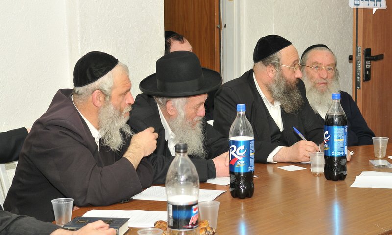 ישיבת מזכירות באגודת ישראל. צילום ארכיון