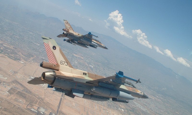 מטוסי F 16 בשמי הארץ. צילום: יצחק לב ארי