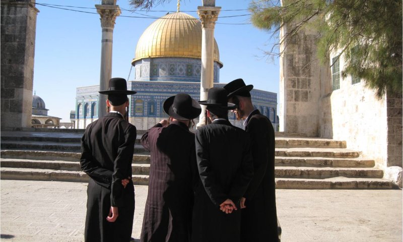 קבוצת חרדים שעלתה בחול המועד סוכות להר הבית