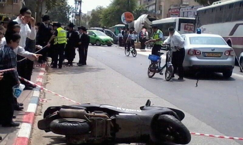 האופנוע לאחר התאונה; צילום עוזי ברק
