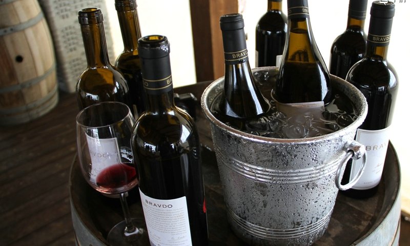 יינות בראבדו, צילום: יעקב כהן, בחדרי חרדים
