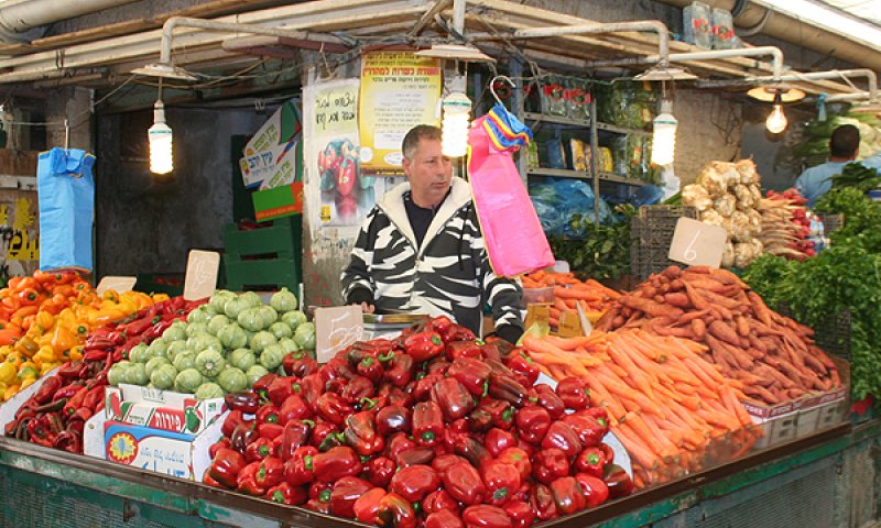 דוכן ירקות בשוק מחנה יהודה. צילום: יעקב נחומי