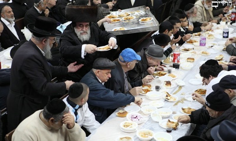 סעודת עניים. צילום: יעקב נחומי 