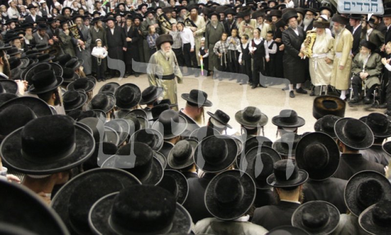 השמחה בתולדות אהרן. צילום: משה גולדשטיין