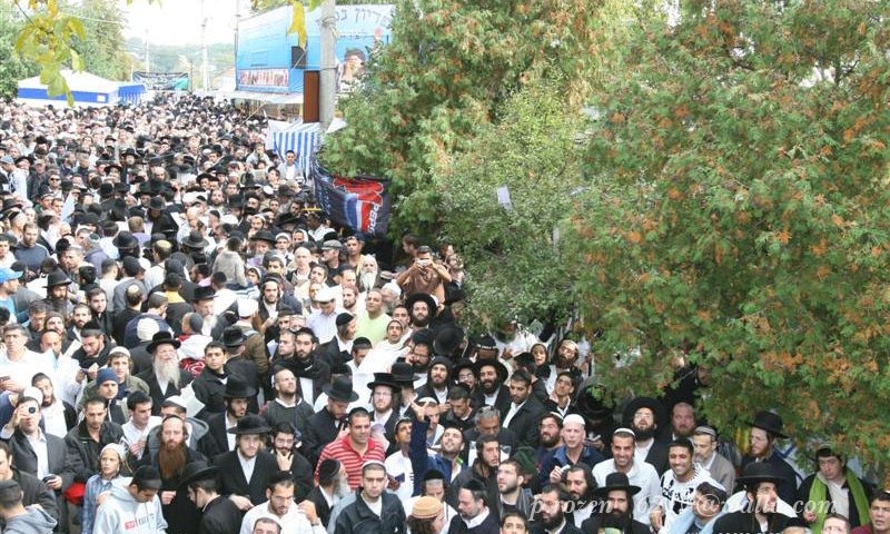 רבבות באומן. צילום ארכיון: בחדרי חרדים 