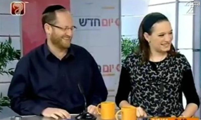 ידידיה וסיוון. ממוקמים היטב בספרי ההפקה. צילומסך: ערוץ 2