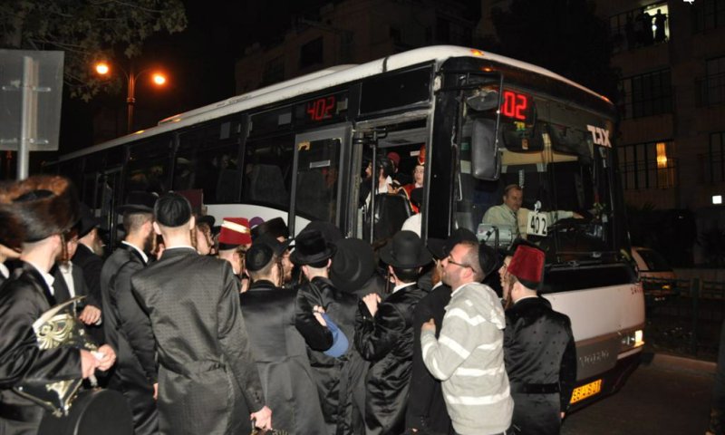 המונים בתחנות בפורים, צילום עוזי ברק