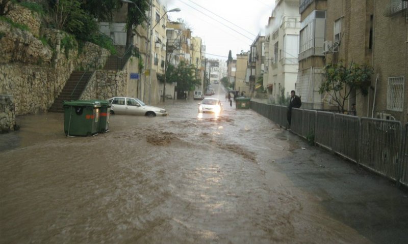 שטפונות בחיפה. צילום אילוסטרציה: אהרן ברוך ליבוביץ